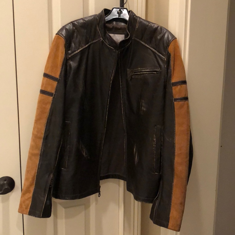 Men’s leather motorcycle jacket